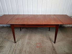 Vintage Mid Century Danish Design Solid Medium Teak Extending Dining Table CR0450