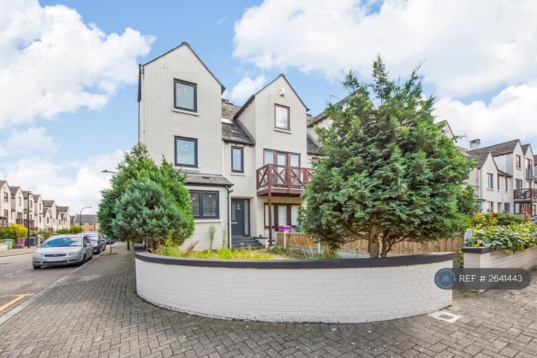 image for 4 bedroom house in Rainbow Avenue, London, E14 (4 bed) (#2641443)