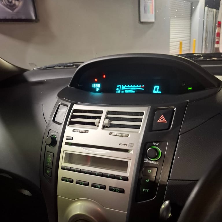 Toyota, YARIS, 1.0 litre Hatchback, 2006, Manual, 996 (cc), 3 Low Insurance Good Condition