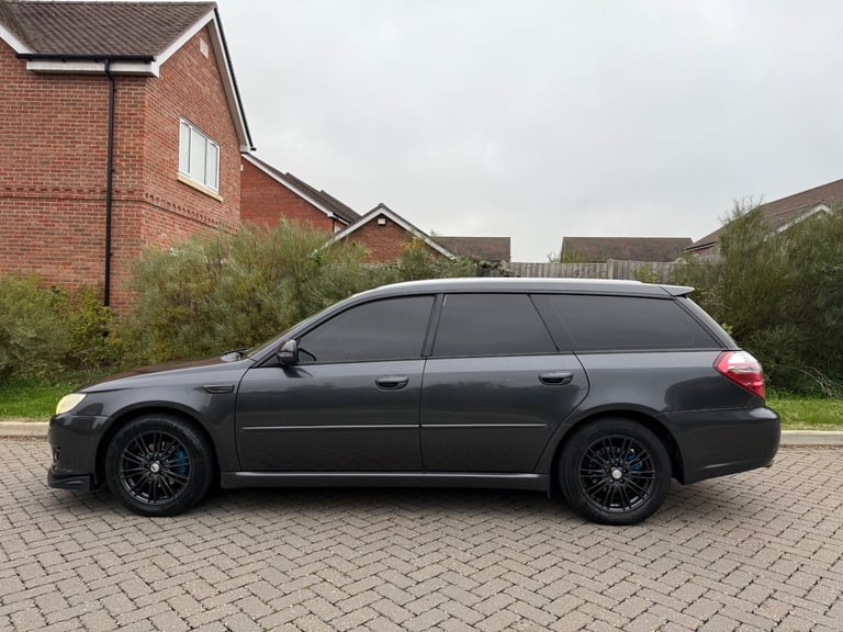 Subaru legacy 2.0 Estate ulez low miles new mot 