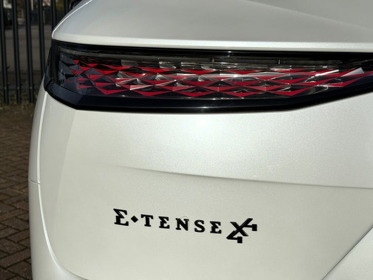 2024 DS Automobiles DS 7 1.6 E-TENSE 4X4 Performance Line + 5dr EAT8 HATCHBACK PETROL/ELECTRIC Au...
