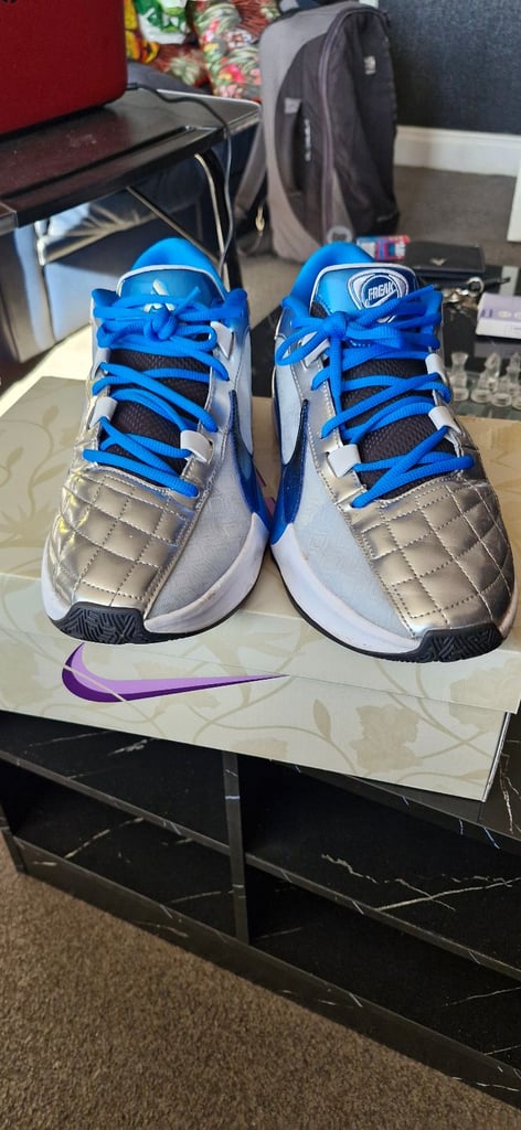 Nike zoom freak 5 (size 10)