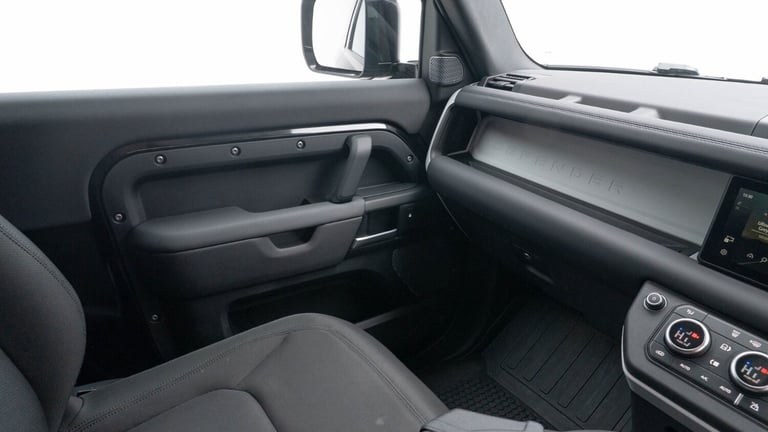 2024 Land Rover Defender 3.0 D250 Hard Top Auto [3 Seat] PANEL VAN DIESEL Automatic