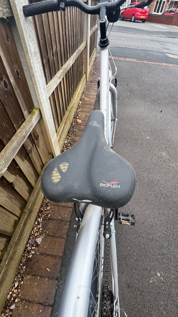 Ladies swift falcon bike