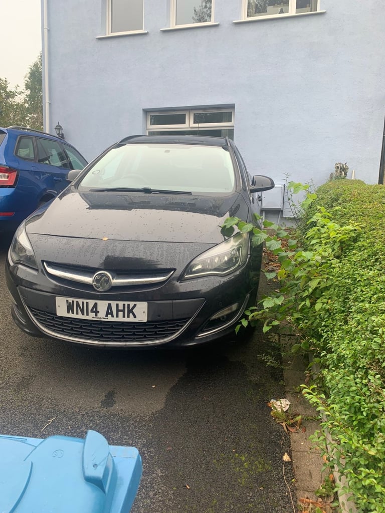 2014 Astra Estate Spare or Repair £750 ono