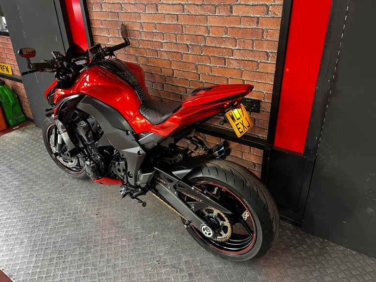 2017 Kawasaki ZR1000 Z1000 LOTS OF EXTRAS LOW MILES