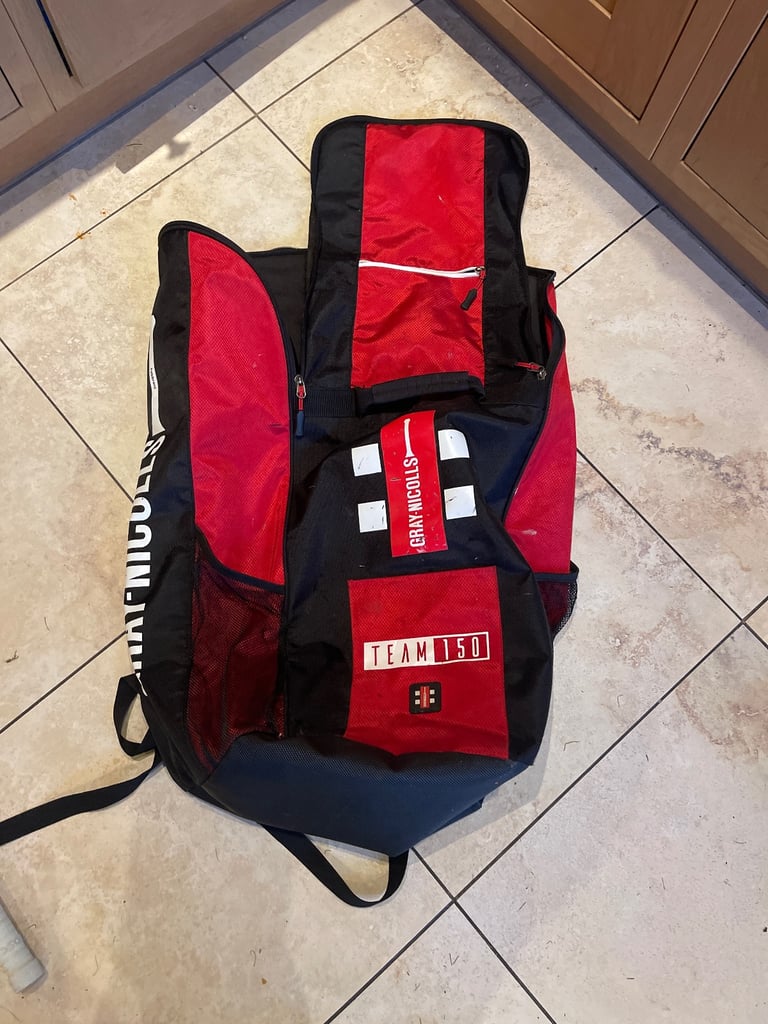Complete junior/youth cricket gear