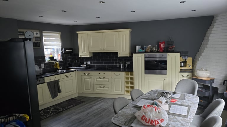 Spacious & Cosy Double Room For Rent AT MK13 7NU