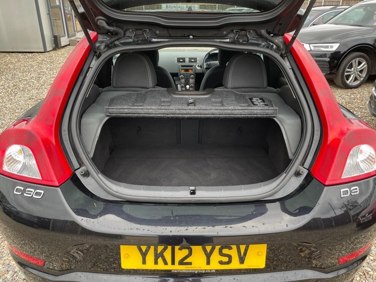 VOLVO C30 2.0 D3 R-Design Sports Coupe Geartronic Euro 5 3dr 2012