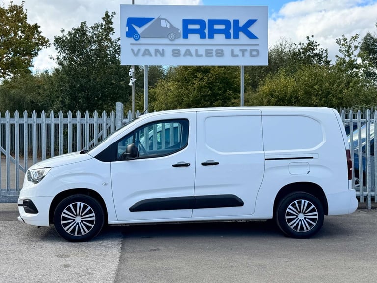 2020 Vauxhall Combo 2300 1.5 Turbo D 100ps H1 Sportive Van PANEL VAN DIESEL Manual