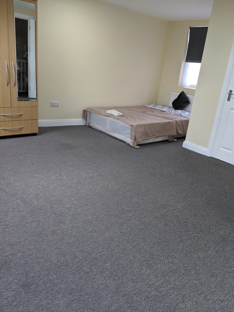 5 bedroom house in Beautiful Shared Accommodation â Ensuite Double Rooms Available in Ilford, Redbri