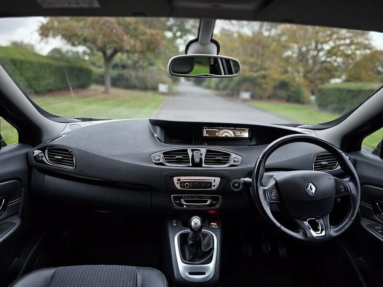 2015 Renault Grand Scenic 1.5 dCi Dynamique Nav 5dr MPV DIESEL Manual