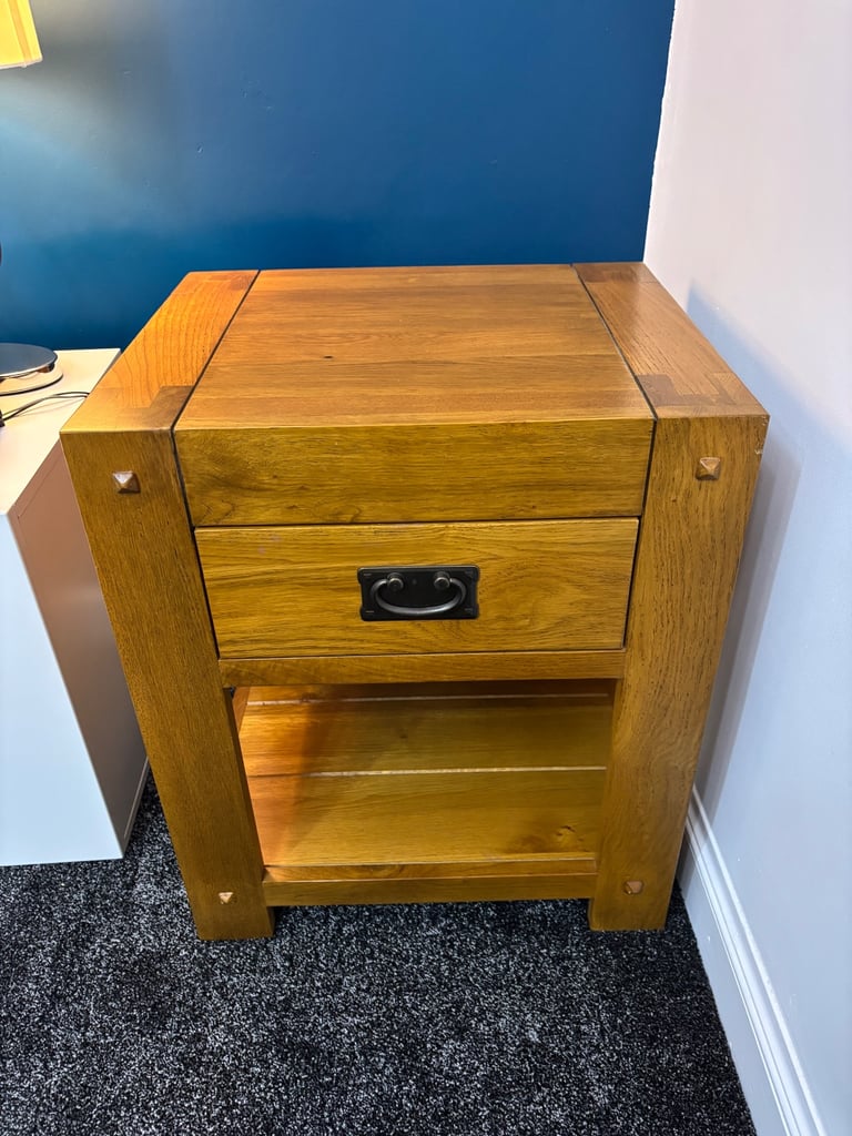 2x Rustic Oak Side Table/Bedside 