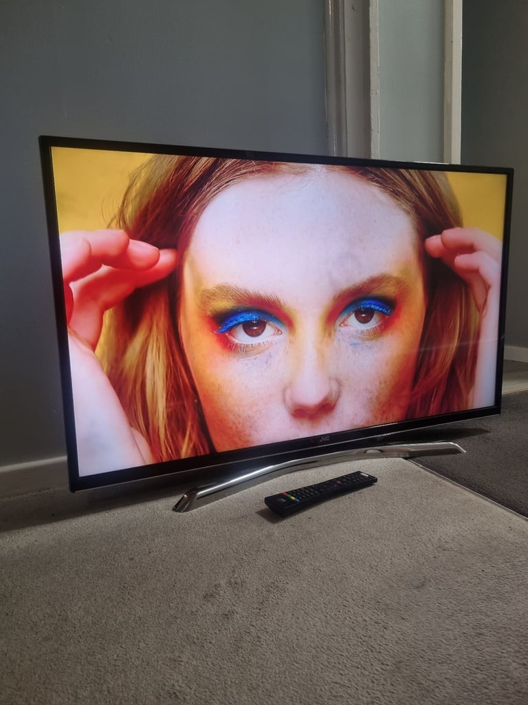 43" JVC 4K SMART ULTRA UHD LED WiFi TV with Stand and Remote £120