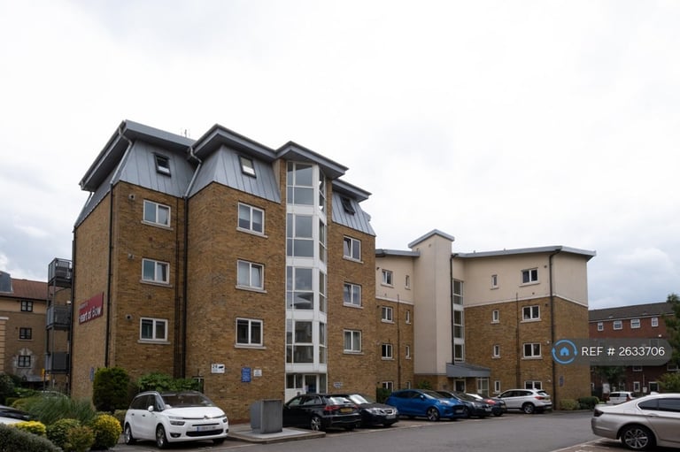 2 bedroom flat in Katherine Bell Tower, London, E3 (2 bed) (#2633706)