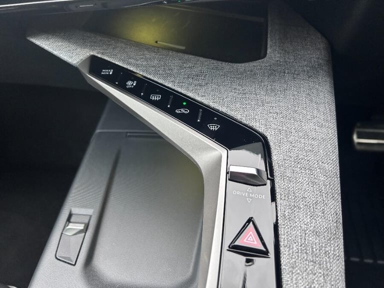 2025 Peugeot 5008 1.2 Hybrid Gt Suv 5dr Petrol Hybrid E Dsc6 Euro 6 (s/s) (136 Ps) HATCHBACK Petr...