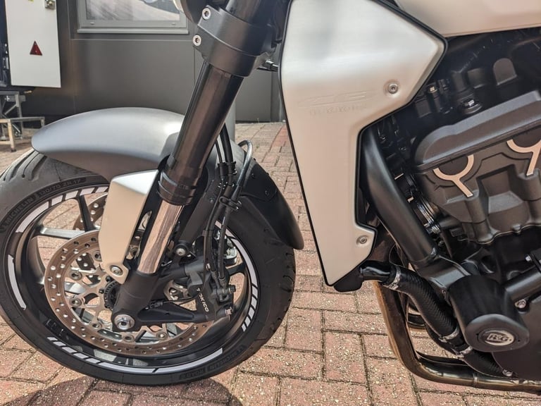 HONDA CB1000R PLUS 2020 - FULL ARROW SYSTEM - HEATED GRIPS - ASV LEVERS - SCREEN