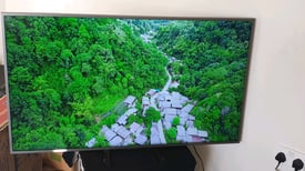 SAMSUNG 50" 4K HDR SMART TV