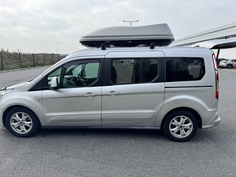 Ford, GRAND TOURNEO CONNECT, MPV, 2015, Manual, 1560 (cc), 5 doors