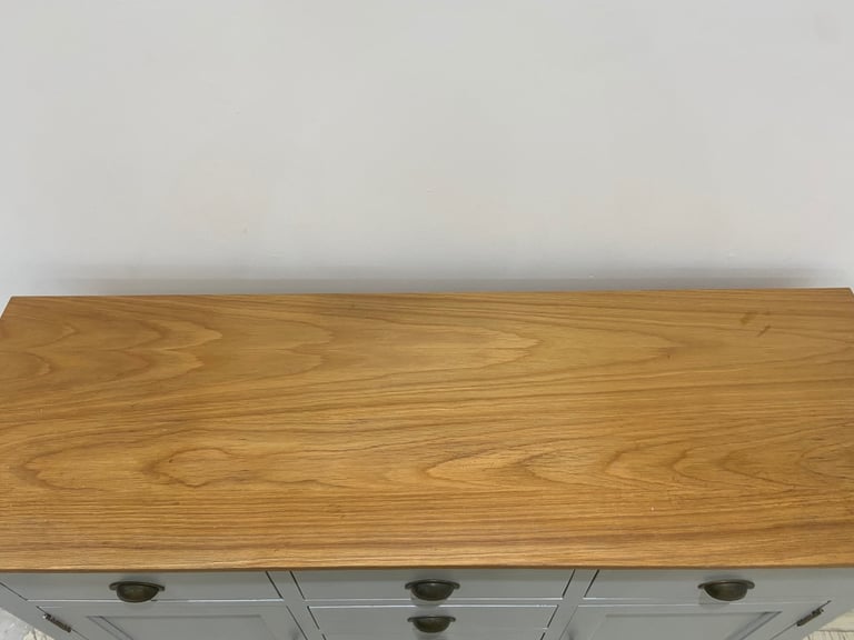 Oak veneer sideboard 