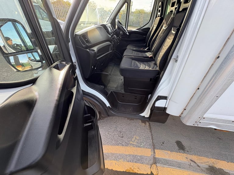 2021 Iveco Daily 3.0 35-160 euro6 twin rear wheel manual 15ft Luton box van