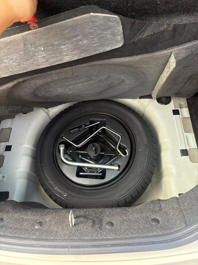 Ford, KA, Hatchback, 2012, Manual, 1242 (cc), 3 doors