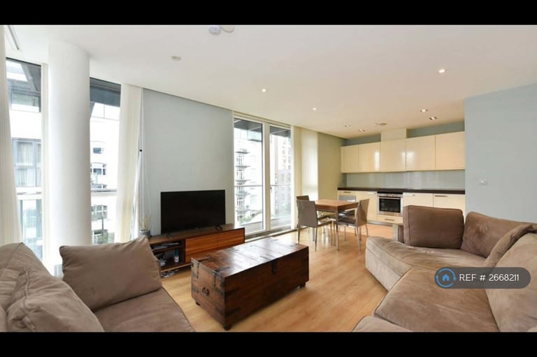 2 bedroom flat in Times Square, London, E1 (2 bed) (#2668211)
