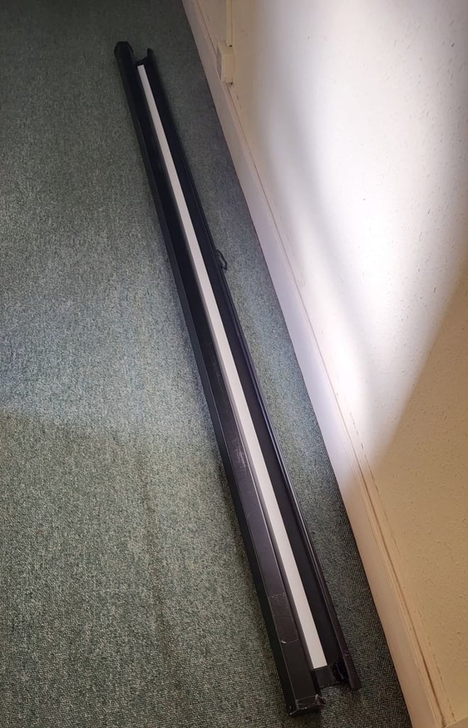 image for Projector screen - VONHAUS 90 inches wide