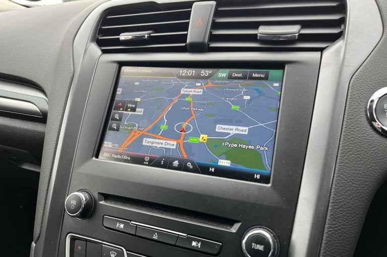 2016 Ford Mondeo 2.0 TDCi Titanium 5dr ** Sync 2 - Bluetooth / USB Connection ** Manual Hatchback...