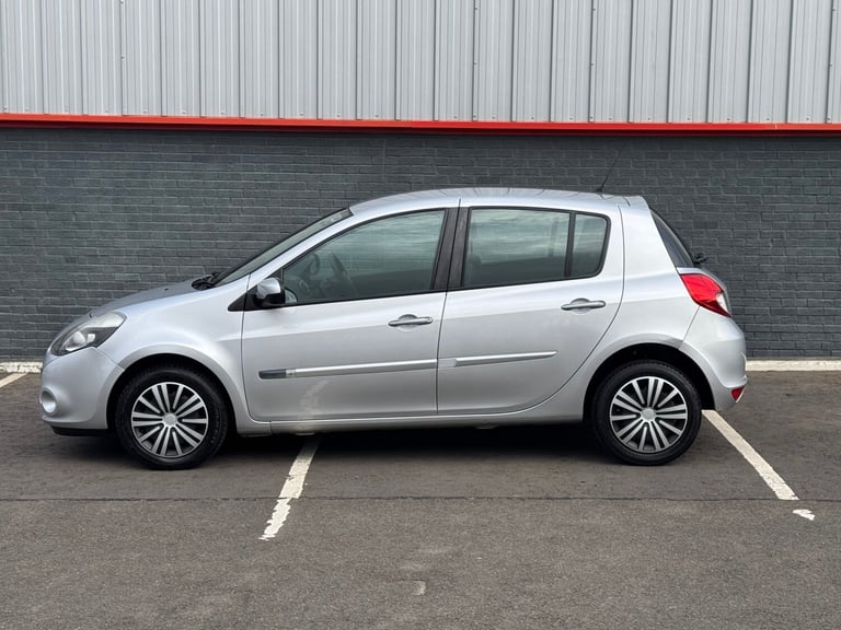 2011 Renault Clio 1.2 16V Expression 5dr HATCHBACK Petrol Manual