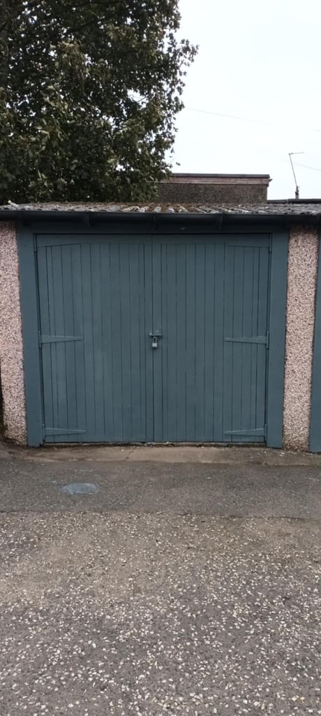 Lock-up Garage to Rent
