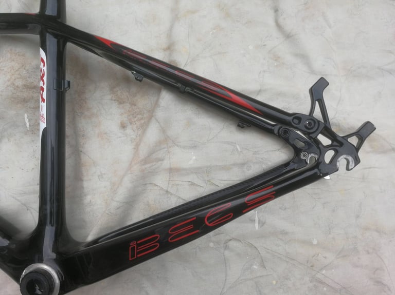 Beks carbon fibre MTB frame 26 inch size small ex condition 