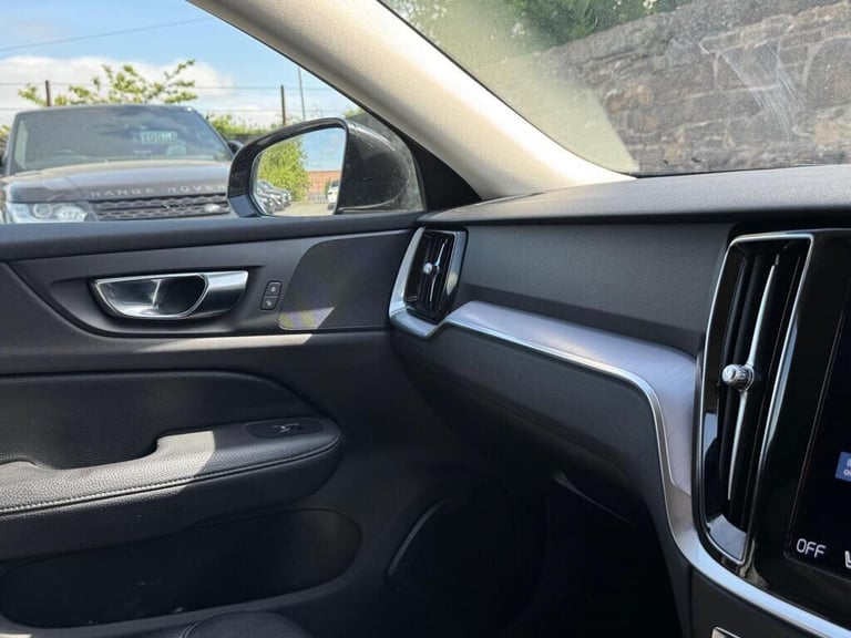 2021 Volvo V60 2.0 B3 MHEV Momentum Auto Euro 6 (s/s) 5dr ESTATE Petrol/Electric Hybrid Automatic