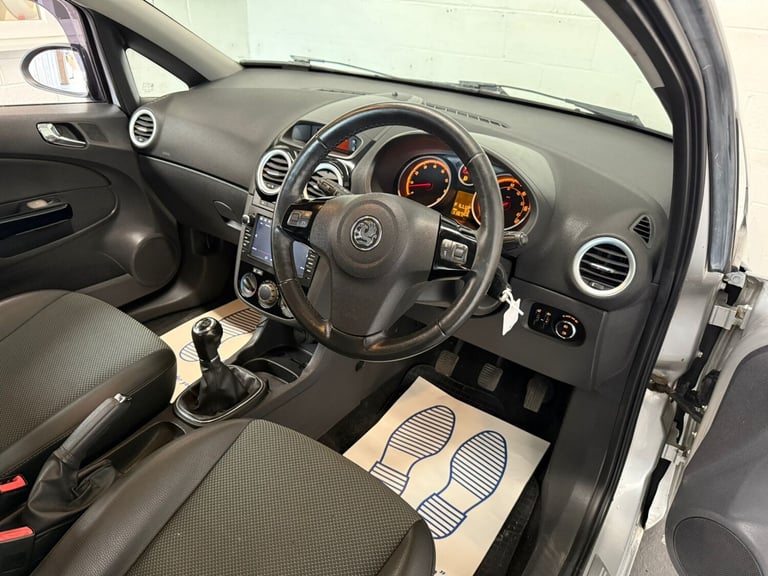 2010 Vauxhall Corsa 1.4i 16V [100] SE 5dr HATCHBACK Petrol Manual