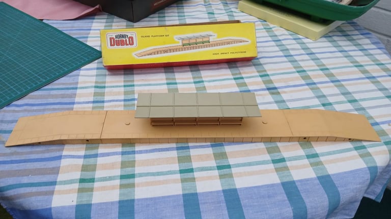 image for Hornby Dublo station platform (5030)