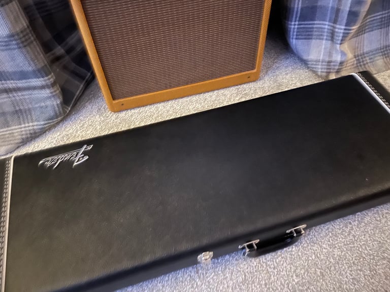 Fender avri ii stratocaster 73 