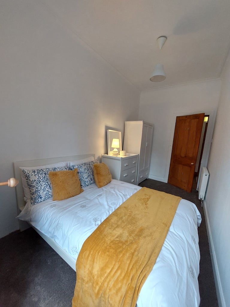 2 Bedroom Fully Furnished Flat to rent in Milngavie 