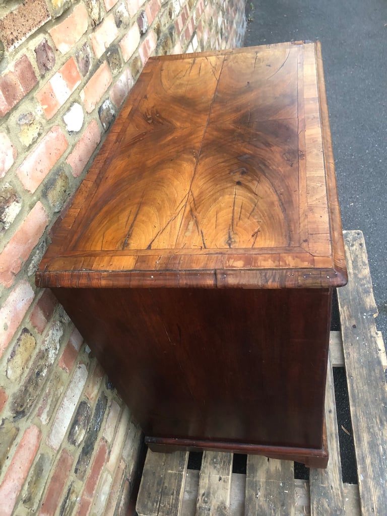Antique 18th century Queen Ann Walnut chest of drawers 