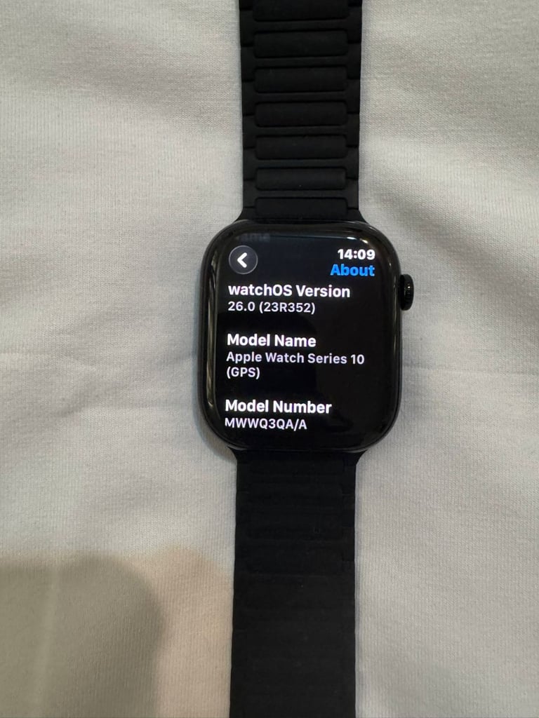 Apple Watch Series 10 GPS 46mm Jet Black Sport Band - M/L