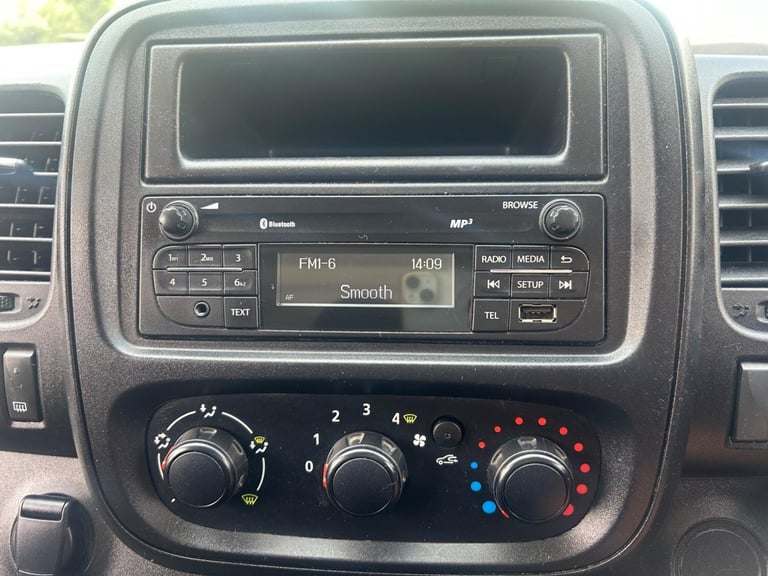 2019 Renault Trafic 1.6 dCi 29 Business LWB Standard Roof Euro 6 5dr PANEL VAN Diesel Manual