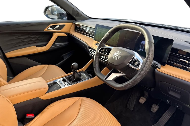 2024 MG MG HS 106290 Hatchback Petrol Manual