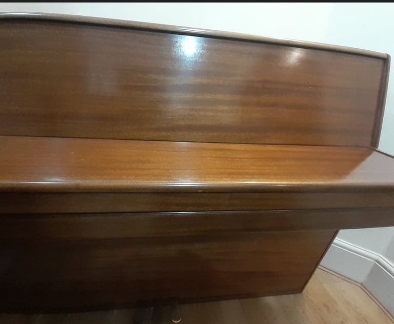 Welmar Upright Piano *matching stool + free tuning incl* third practice pedal