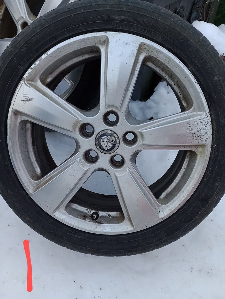 Jaguar / Ford 17inch Alloys x4 with Tyres ***free local delivery*** REDUCED