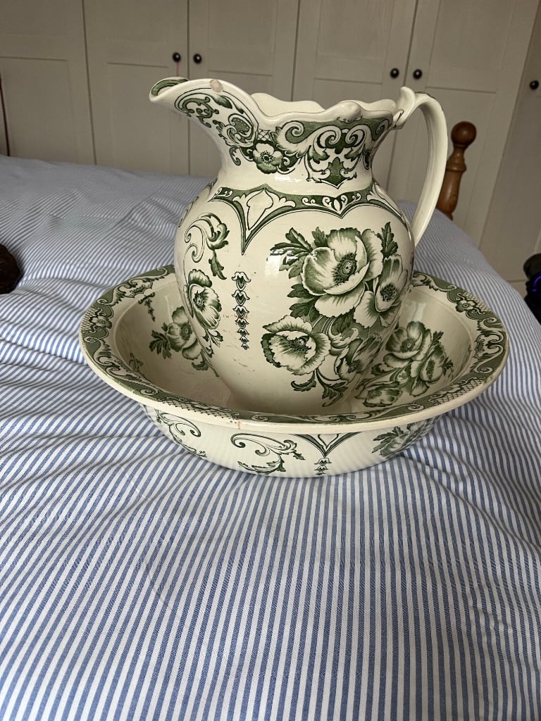 Vintage wash bowl and jug