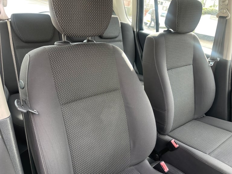 2011 Renault Grand Modus 1.6 Dynamique 5dr Auto HATCHBACK Petrol Automatic