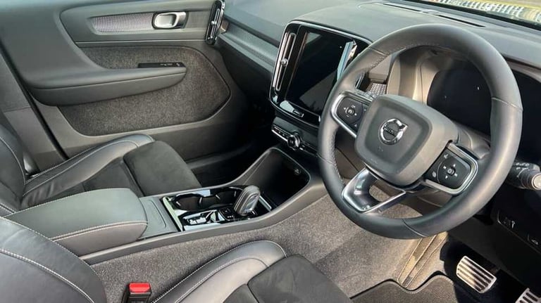 2021 Volvo XC40 2.0 B4P R DESIGN Pro 5dr Auto SUV Petrol Automatic