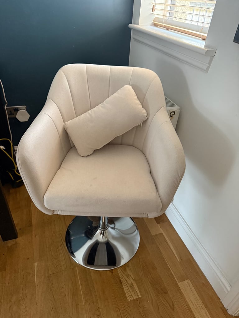 image for Vanity chair 