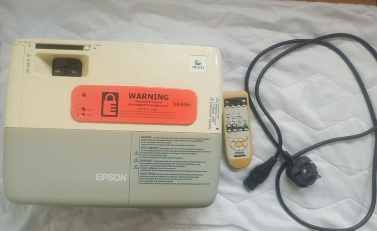 image for Epson LCD Projector model H353B with original remote control and power cable FAULTY