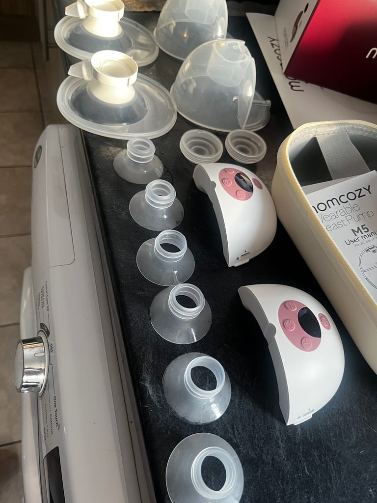 Momcozy M5 breastpumps and nullie electric bottle warmer