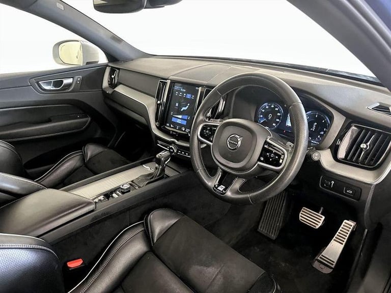 2018 Volvo XC60 2.0 D4 R DESIGN 5dr AWD Geartronic ESTATE DIESEL Automatic